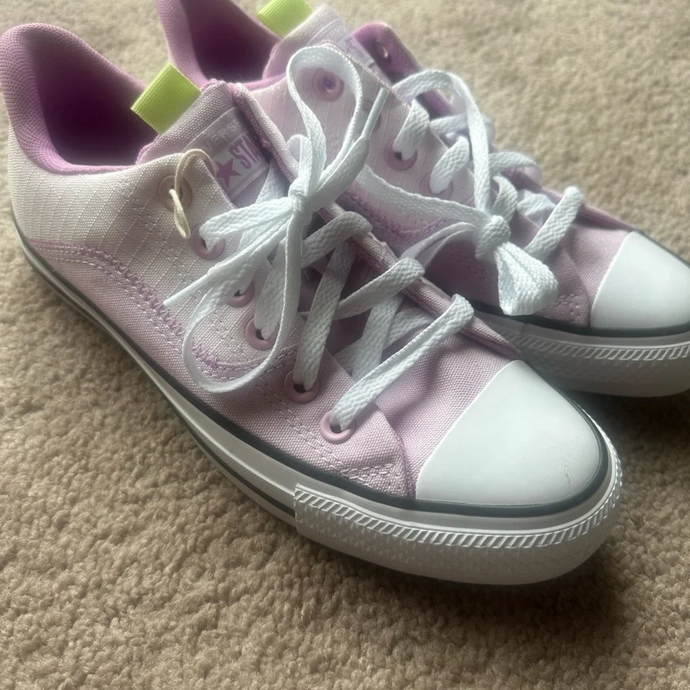 Chuck Taylor All Star Low Top Sneaker in Pink 8 New - Picture 3 of 9
